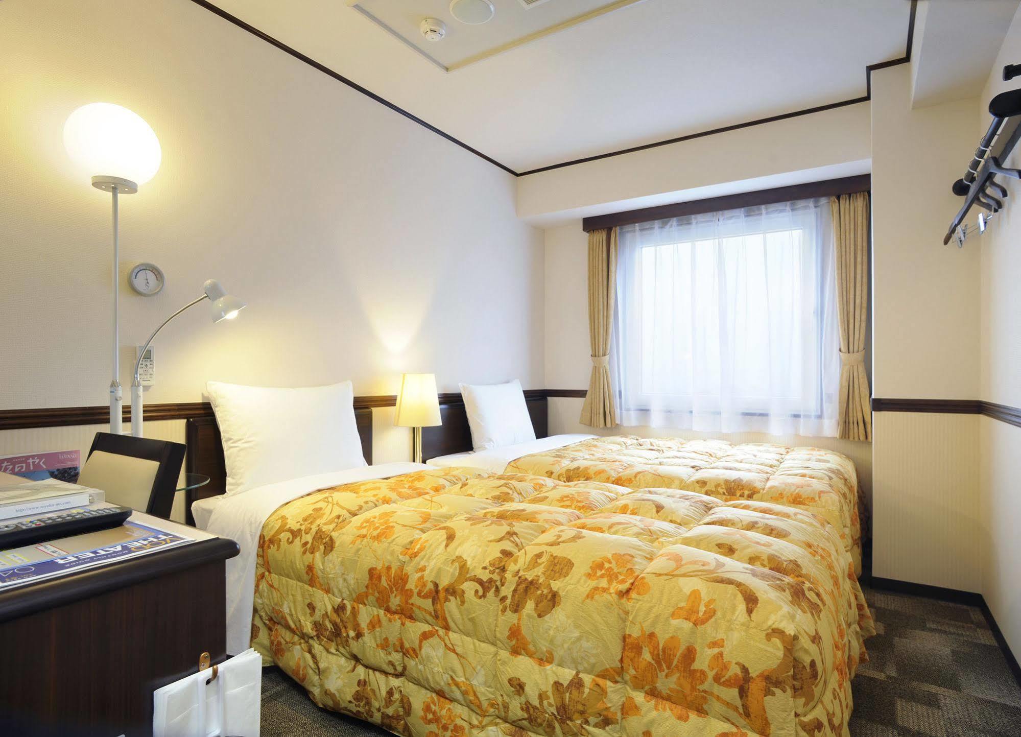 Toyoko Inn Aioi Eki Shinkansen Guchi Buitenkant foto